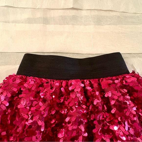 Hot pink sequin skirt - Picture 2 of 6